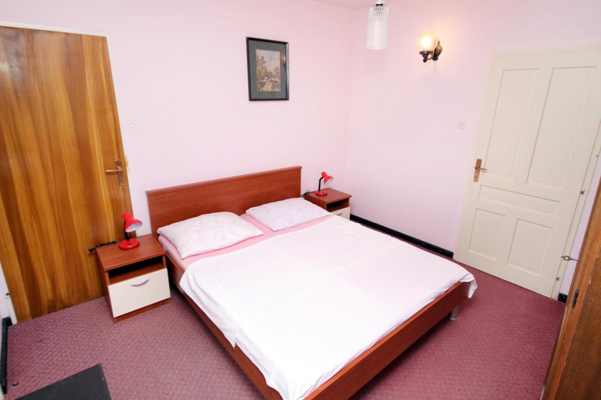 Apartments And Rooms By The Sea Sucuraj, Hvar - 4029 Sucuraj